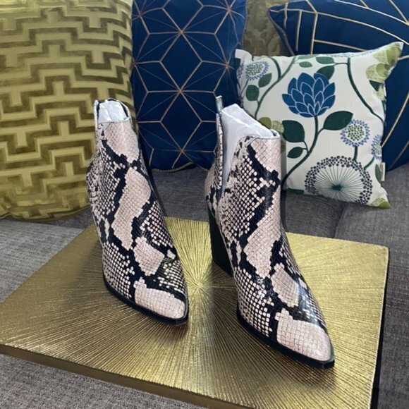 NEW Vince Camuto Genedy Pointed Toe Suede Boot OXFORD Womens Size 7 - Picture 5 of 7